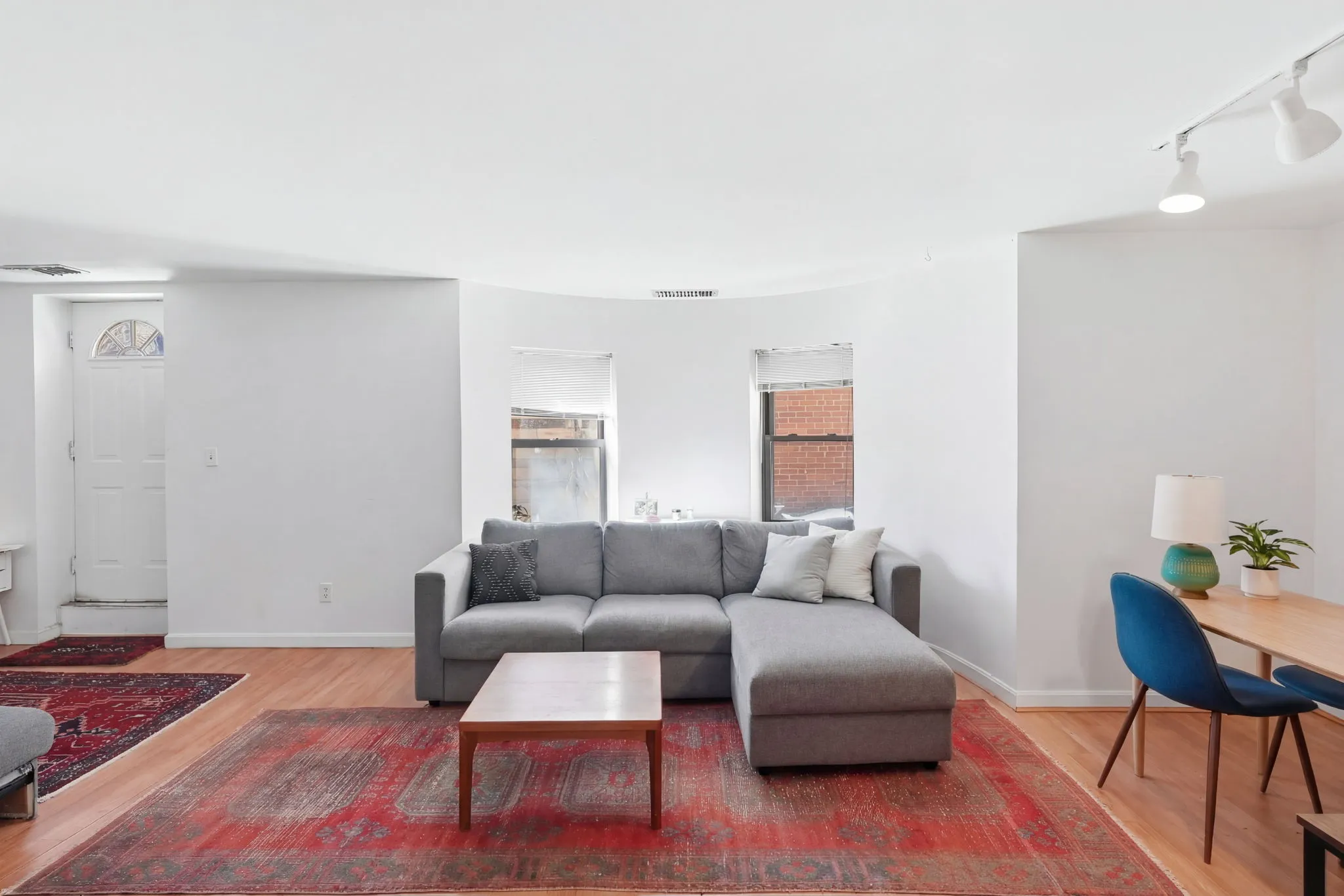 104 Gainsborough St, Fenway