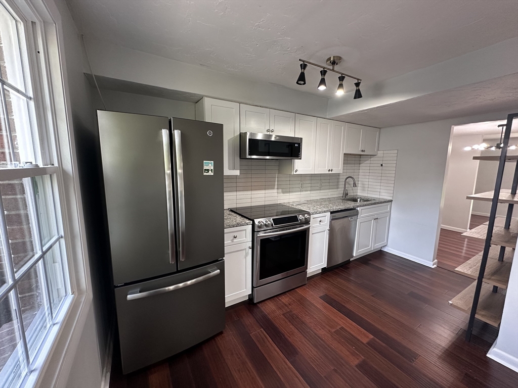 107 Erin Rd, Stoughton