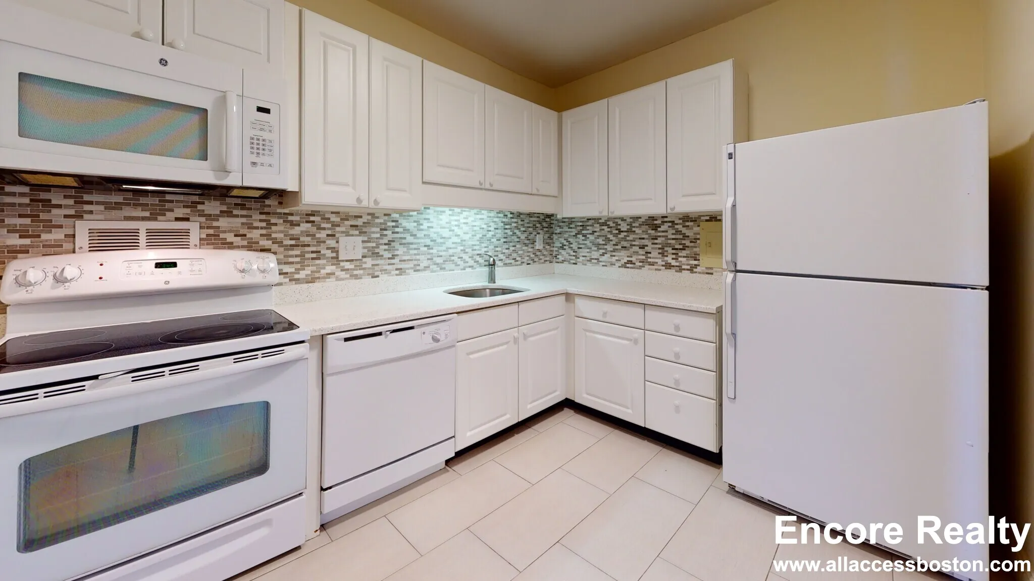 101 Monmouth St, Longwood