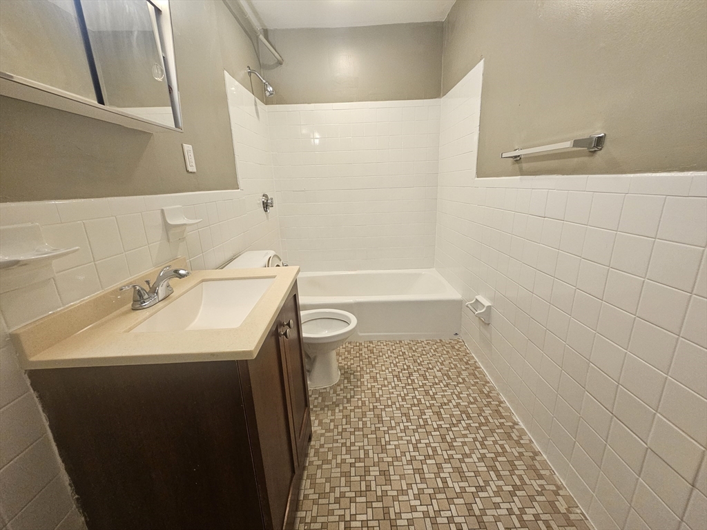 14 Pearl St, Dorchester