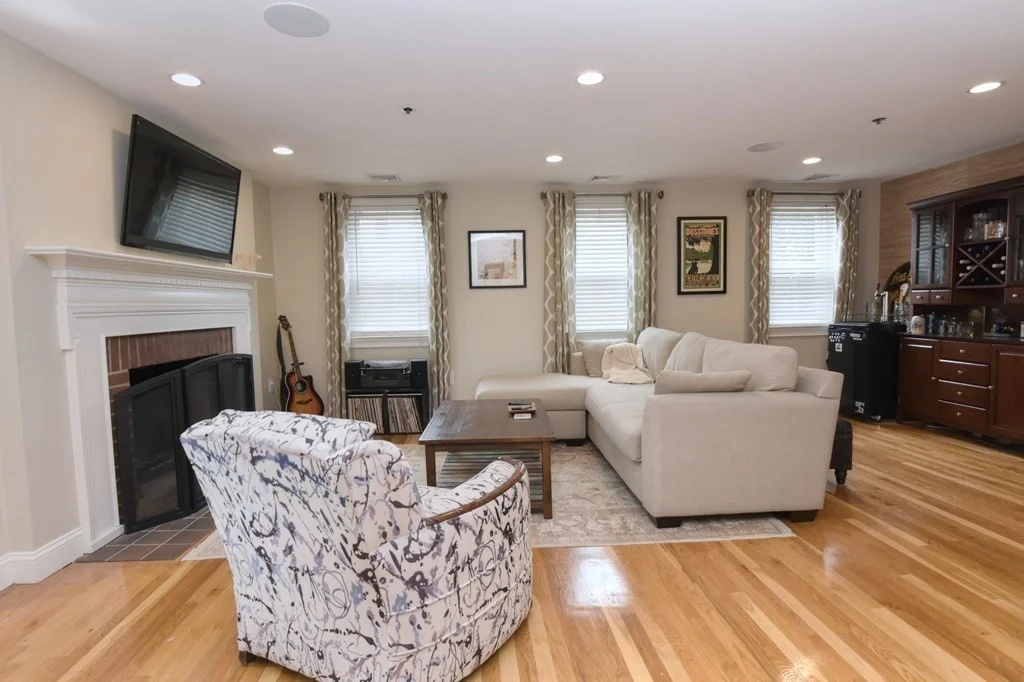 21 Main, Charlestown