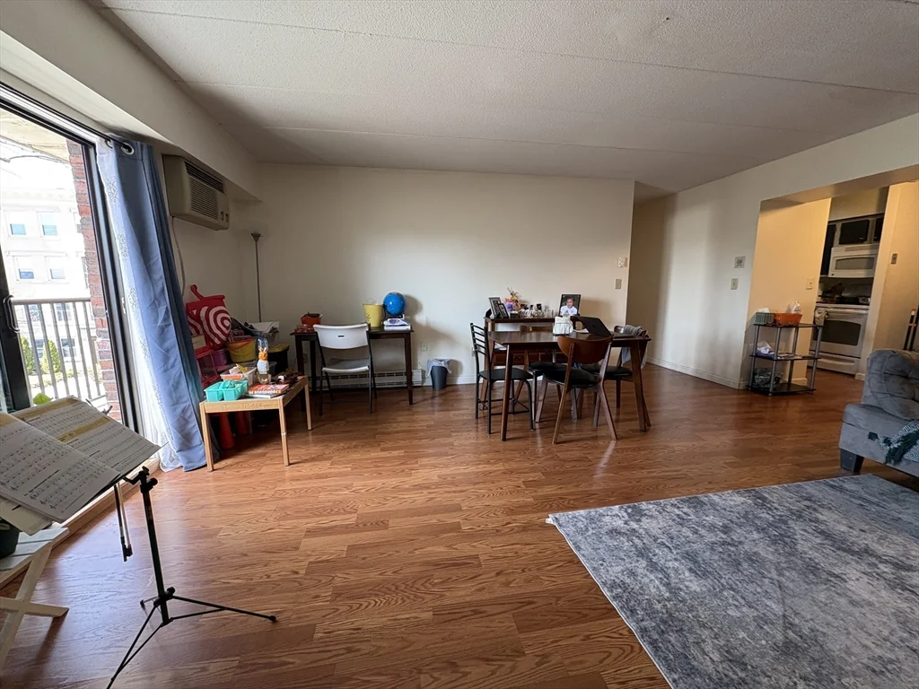 125 Pleasant St, North Brookline