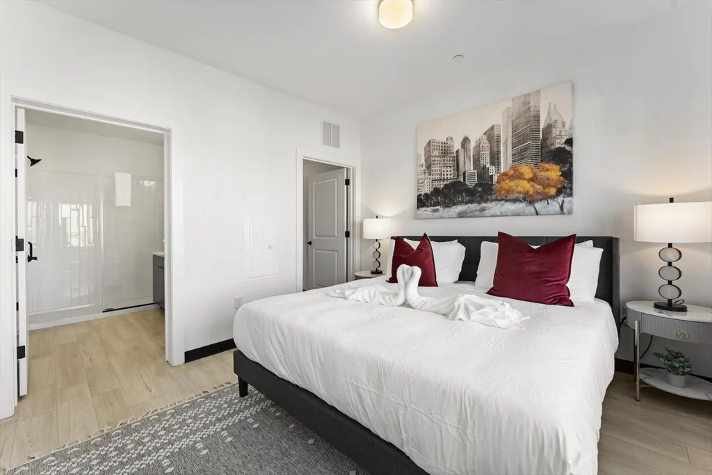 600 Broadway, Everett