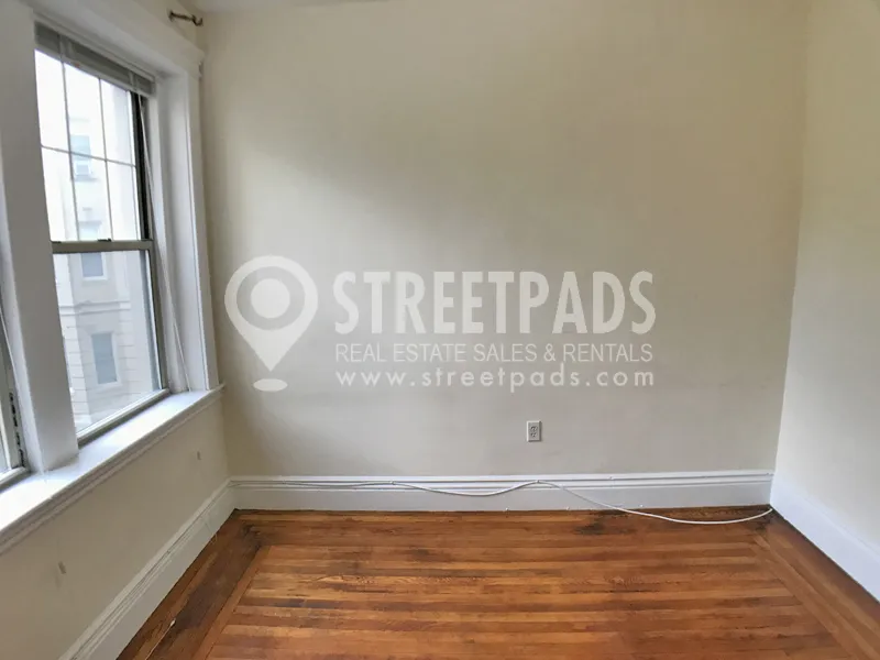 27 Park Dr, Fenway