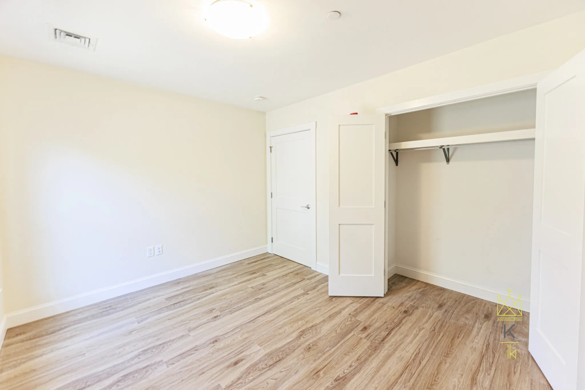 460 Washington St, Brighton