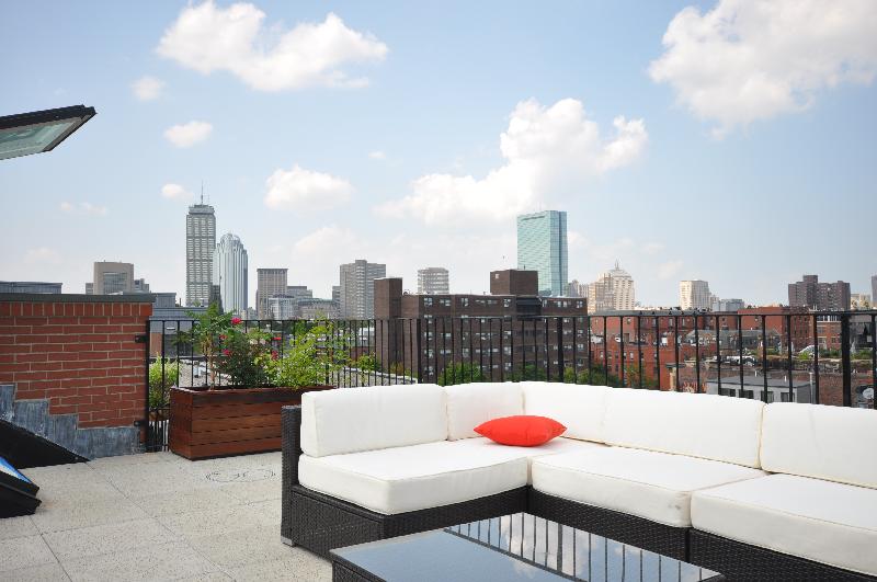 658 Massachusetts Ave, South End