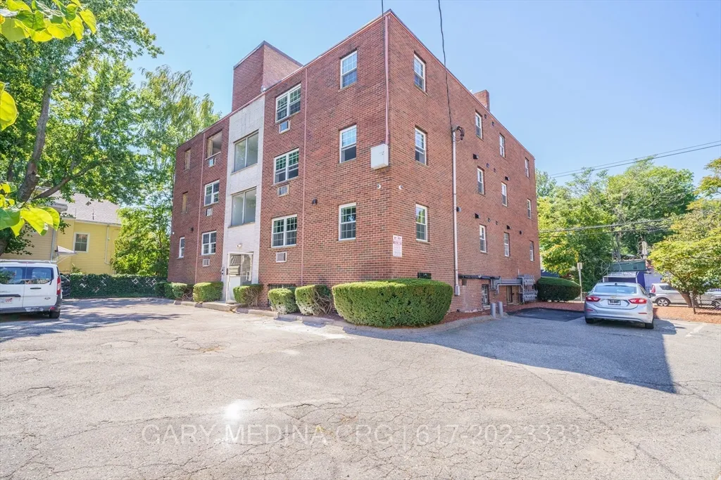 132 Sherman St, Neighborhood Nine