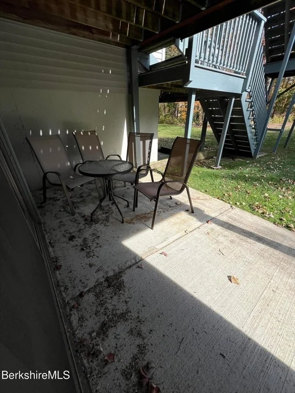 1 Rolling Hills, Lenox