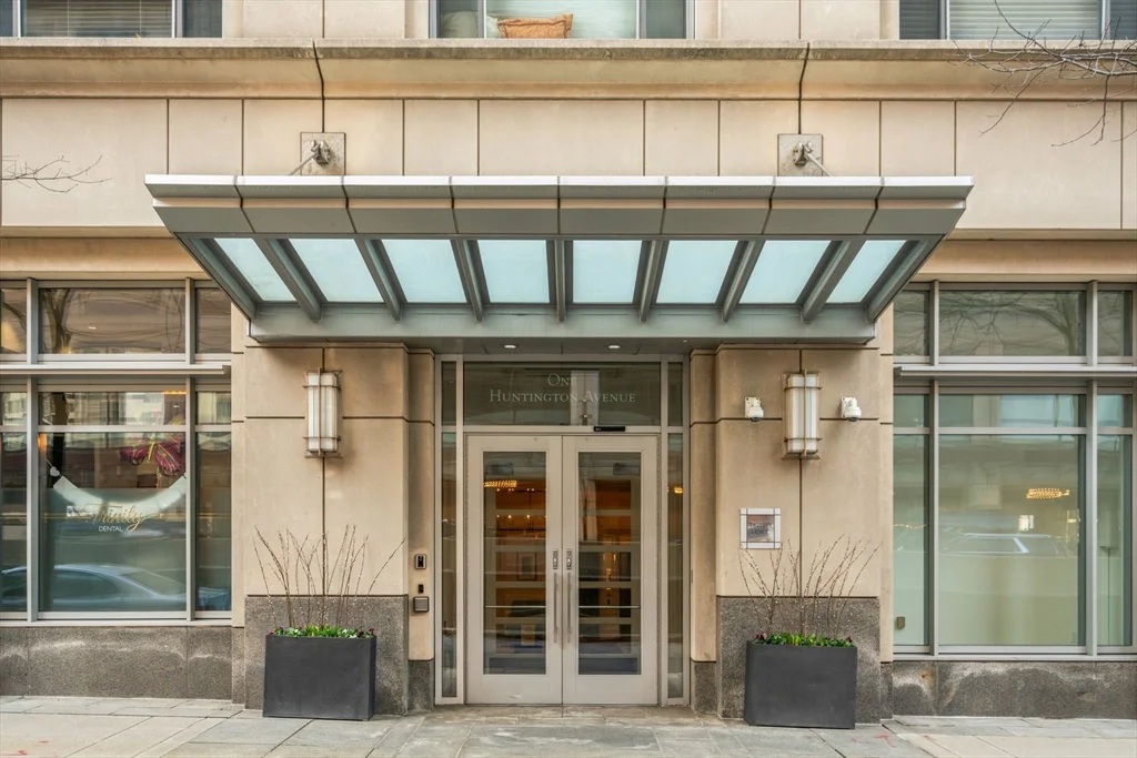 1 Huntington Ave, Back Bay