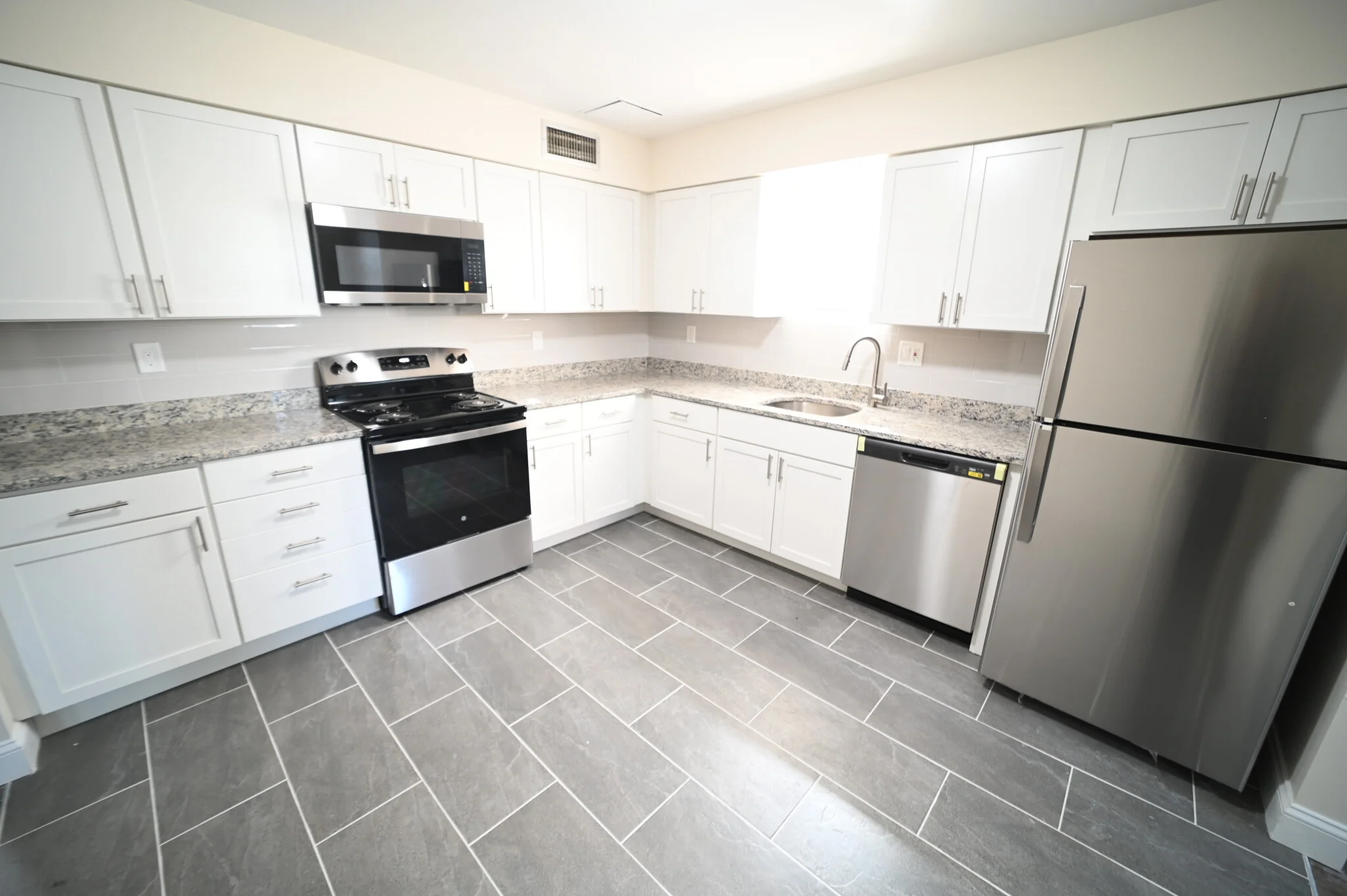 650 Columbus Ave, Roxbury