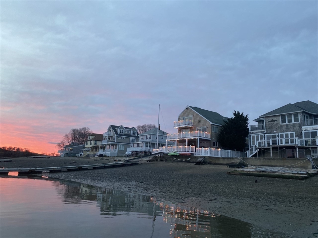 31 Hampton Cir, Hampton Hill