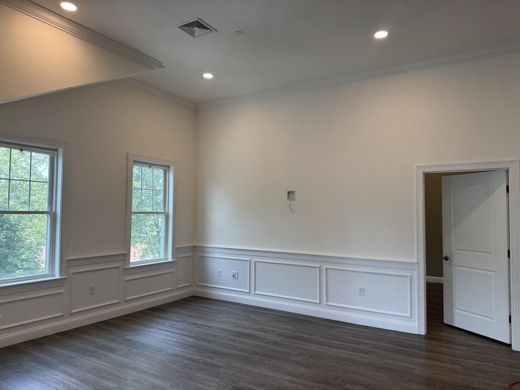 320 Middlesex Ave, Medford