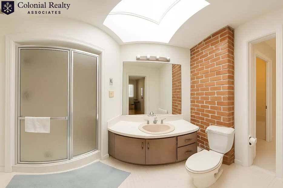 1715 Beacon St, Aspinwall Hill