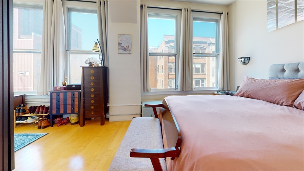 210 South, Leather District