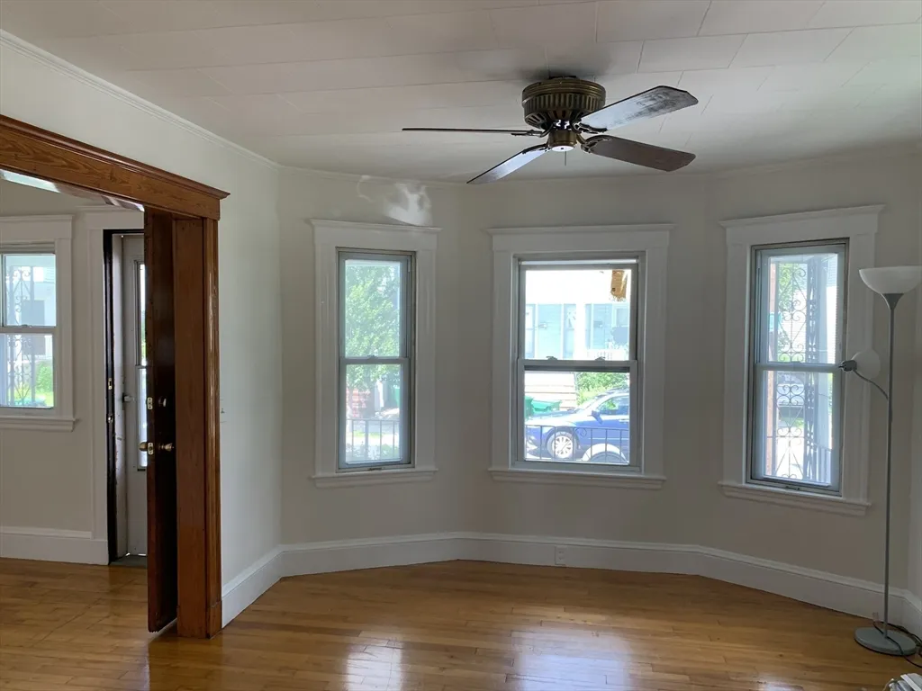 50 Windsor Rd, South Medford