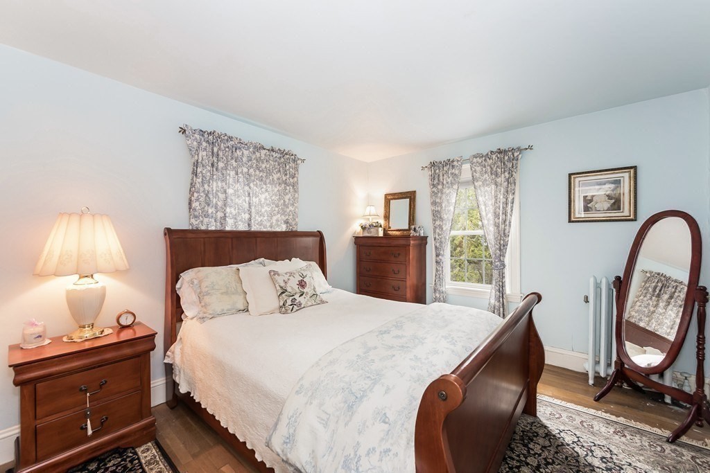 62 Evergreen Ave, Newton