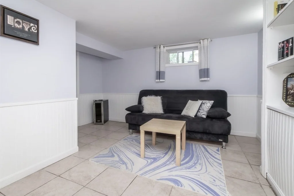 32 Hamilton Rd, Wakefield