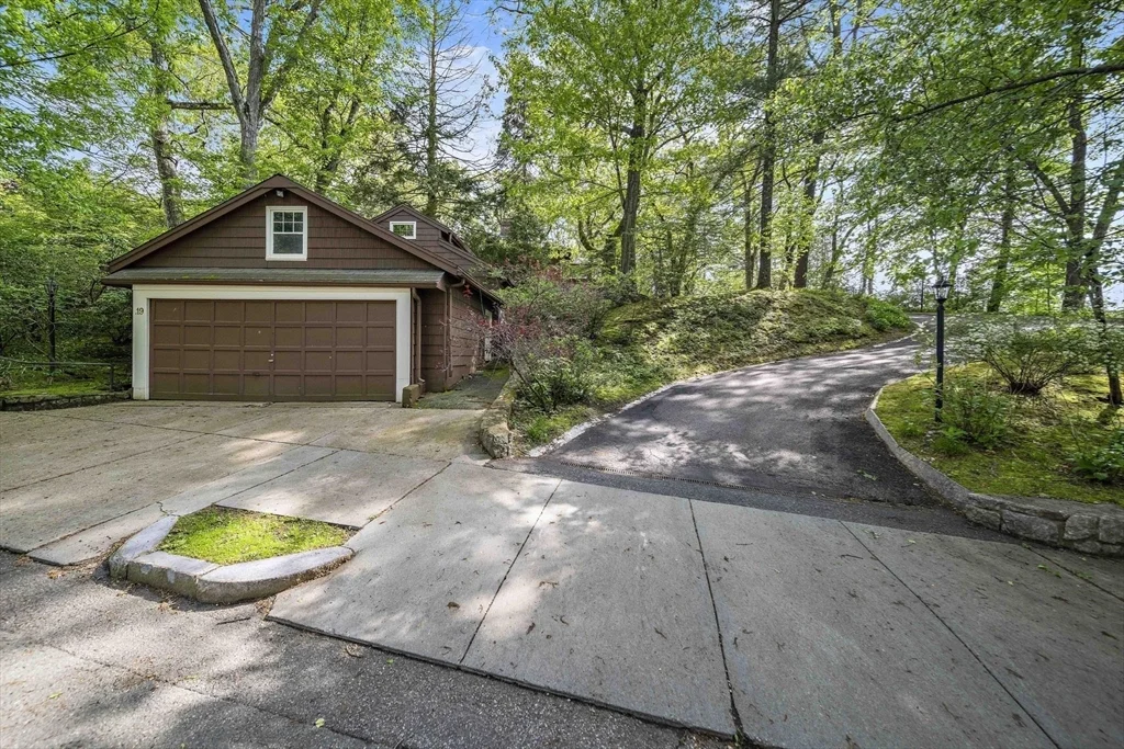 19 Ridge Rd, Newton