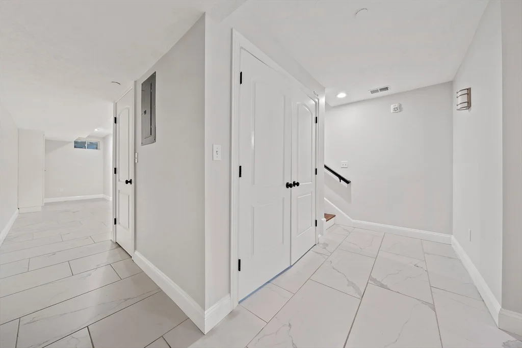 479 Sherman St, Canton