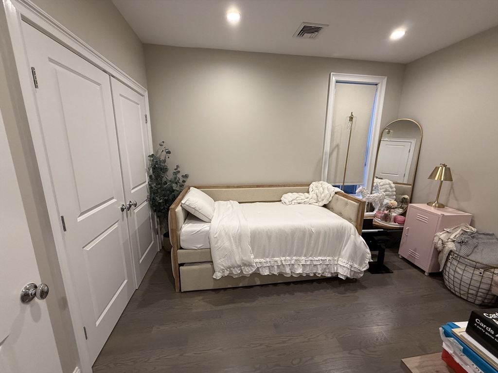 205 W 8th St, South Boston