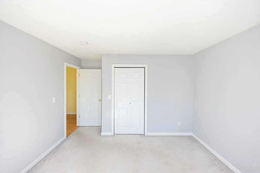 469 Walnut St, Shrewsbury