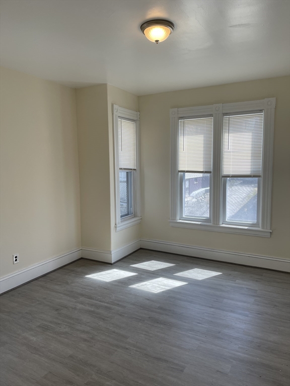 3 Hillside St, Worcester