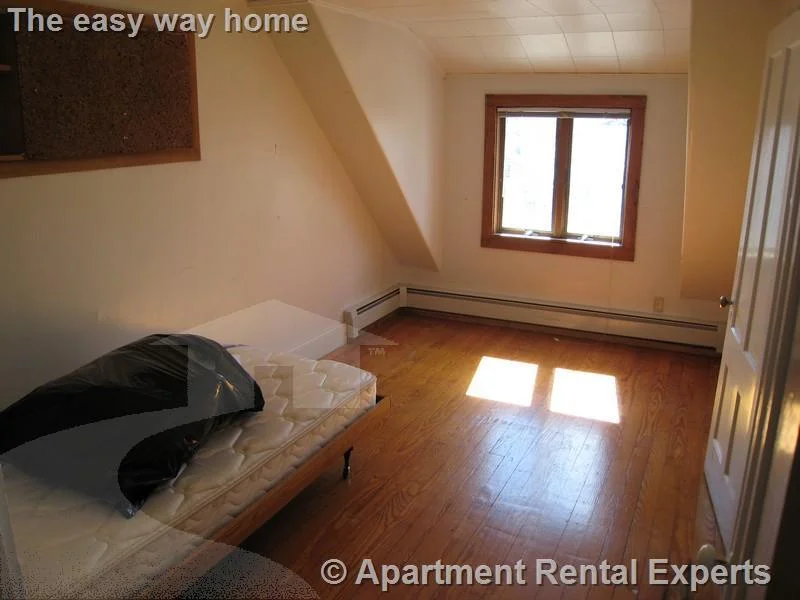 89A College Ave, Tufts