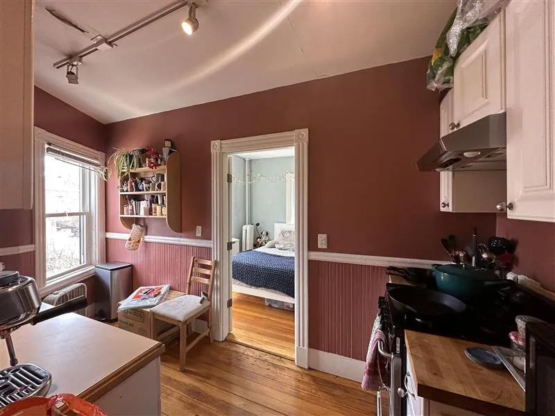 111 Woodstock St, West Somerville