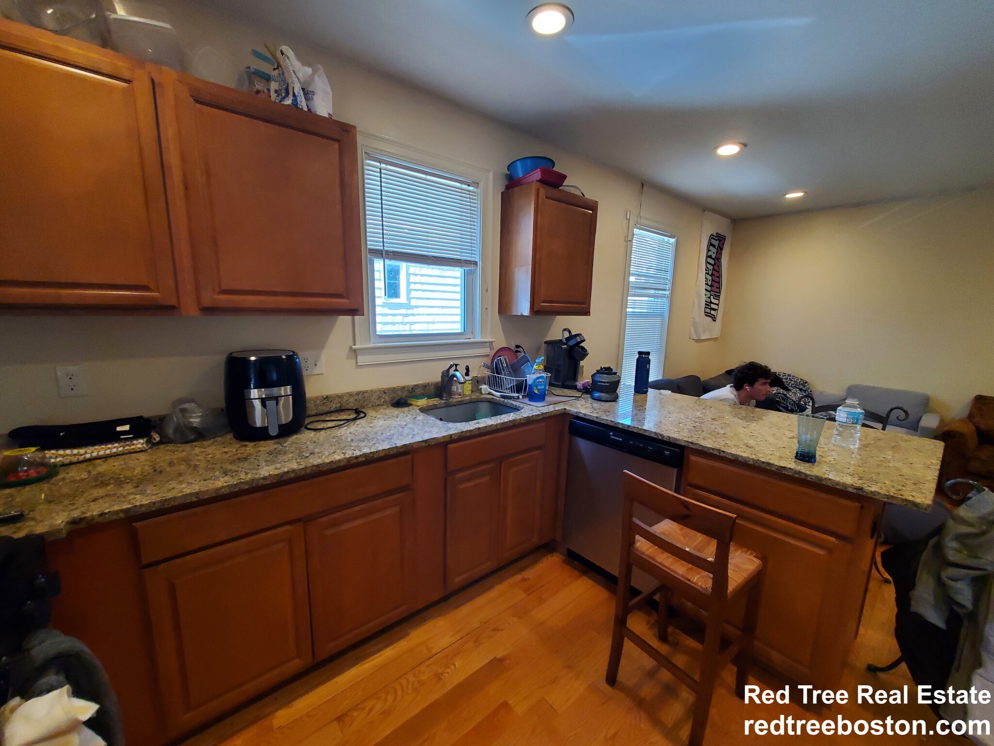 35 Pratt St, Allston