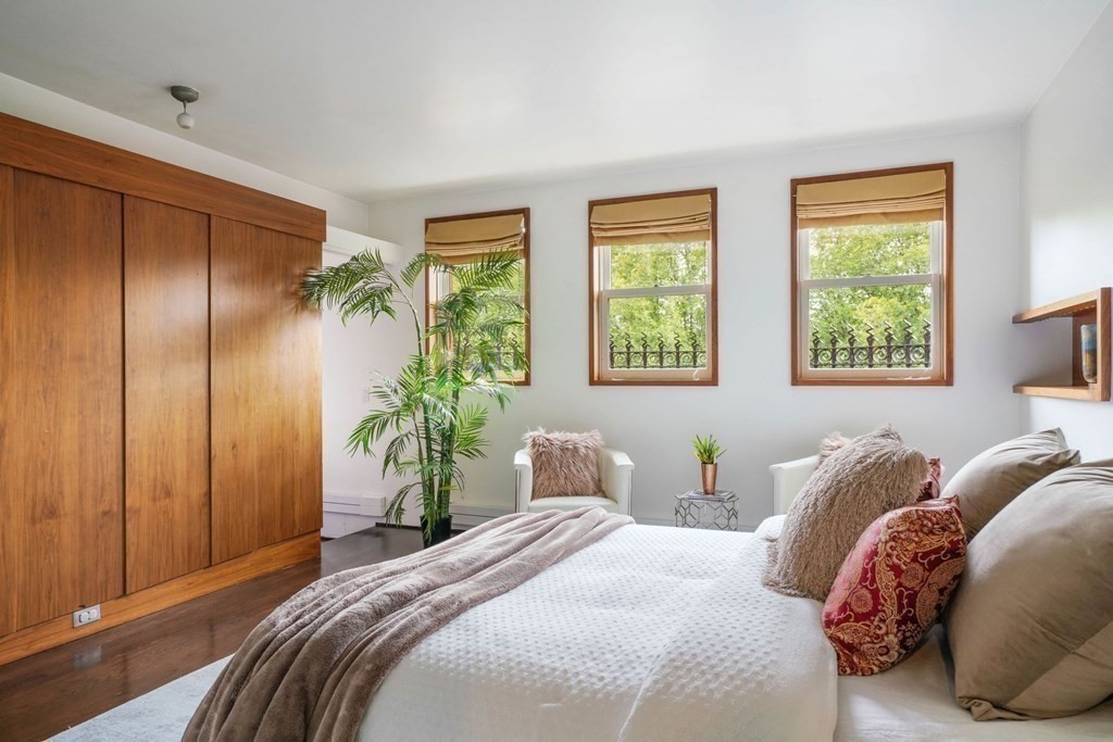 132 Commonwealth Ave, Back Bay