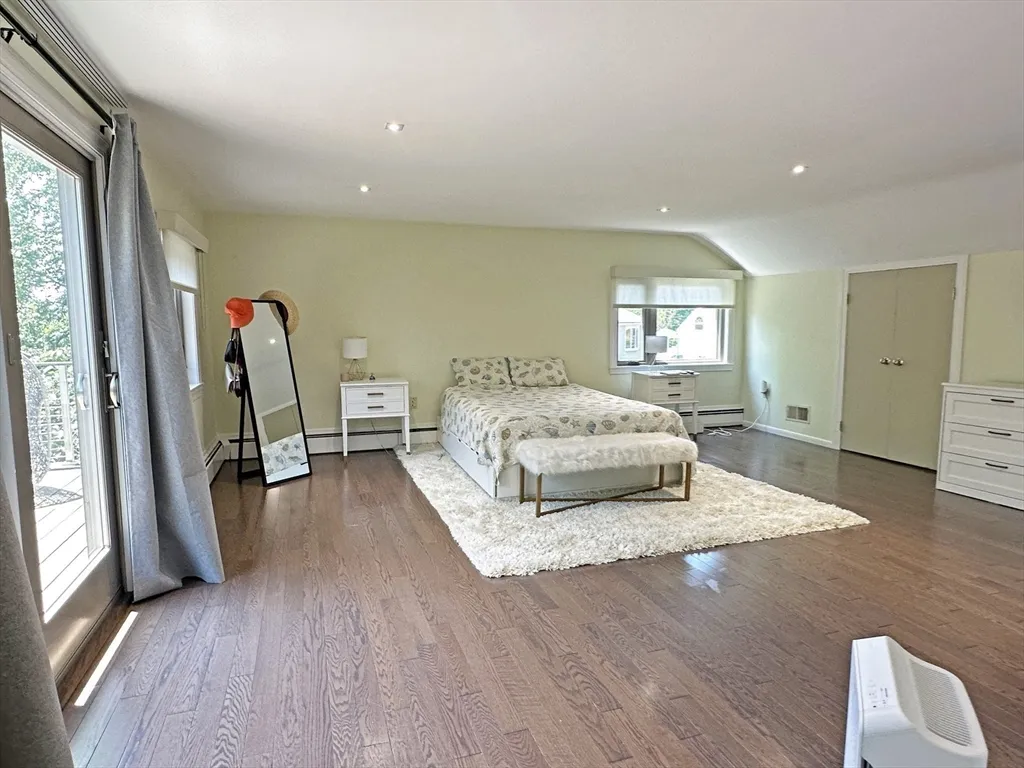 6 Brownson Ter, Jamaica Plain