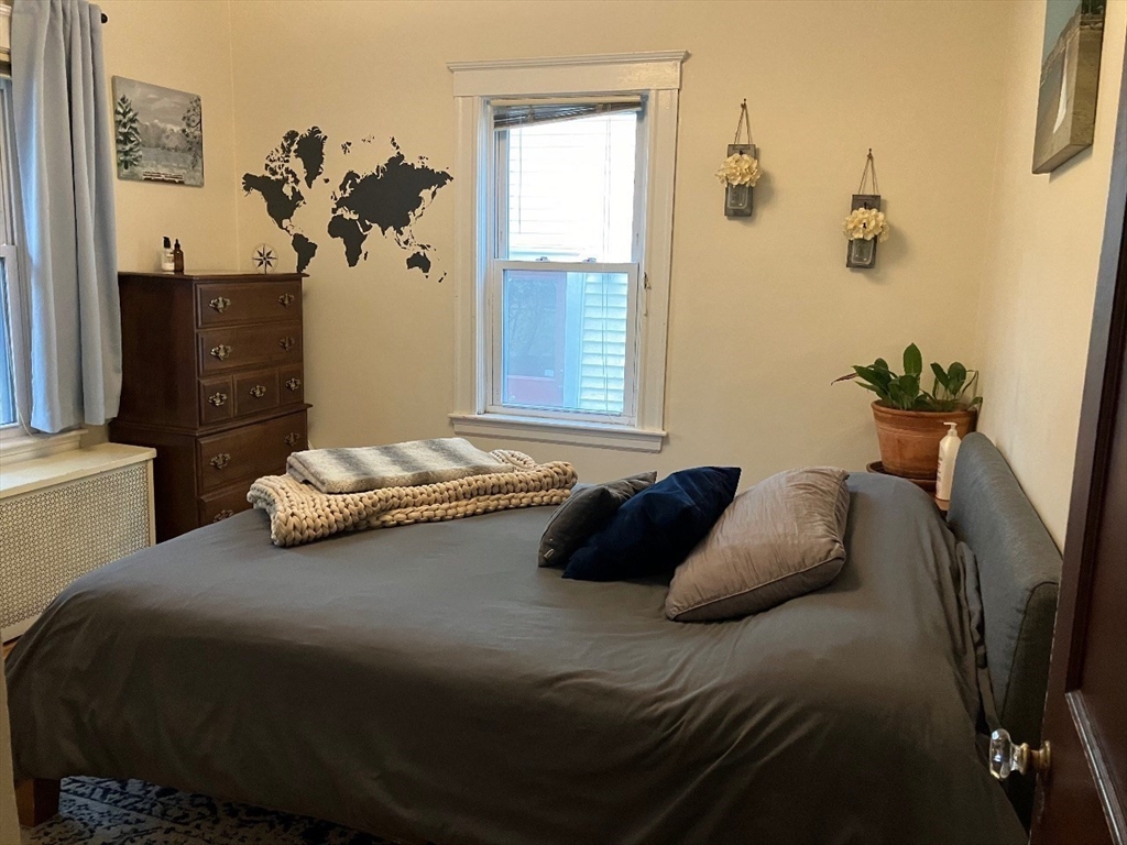 74 Stearns Rd, Longwood