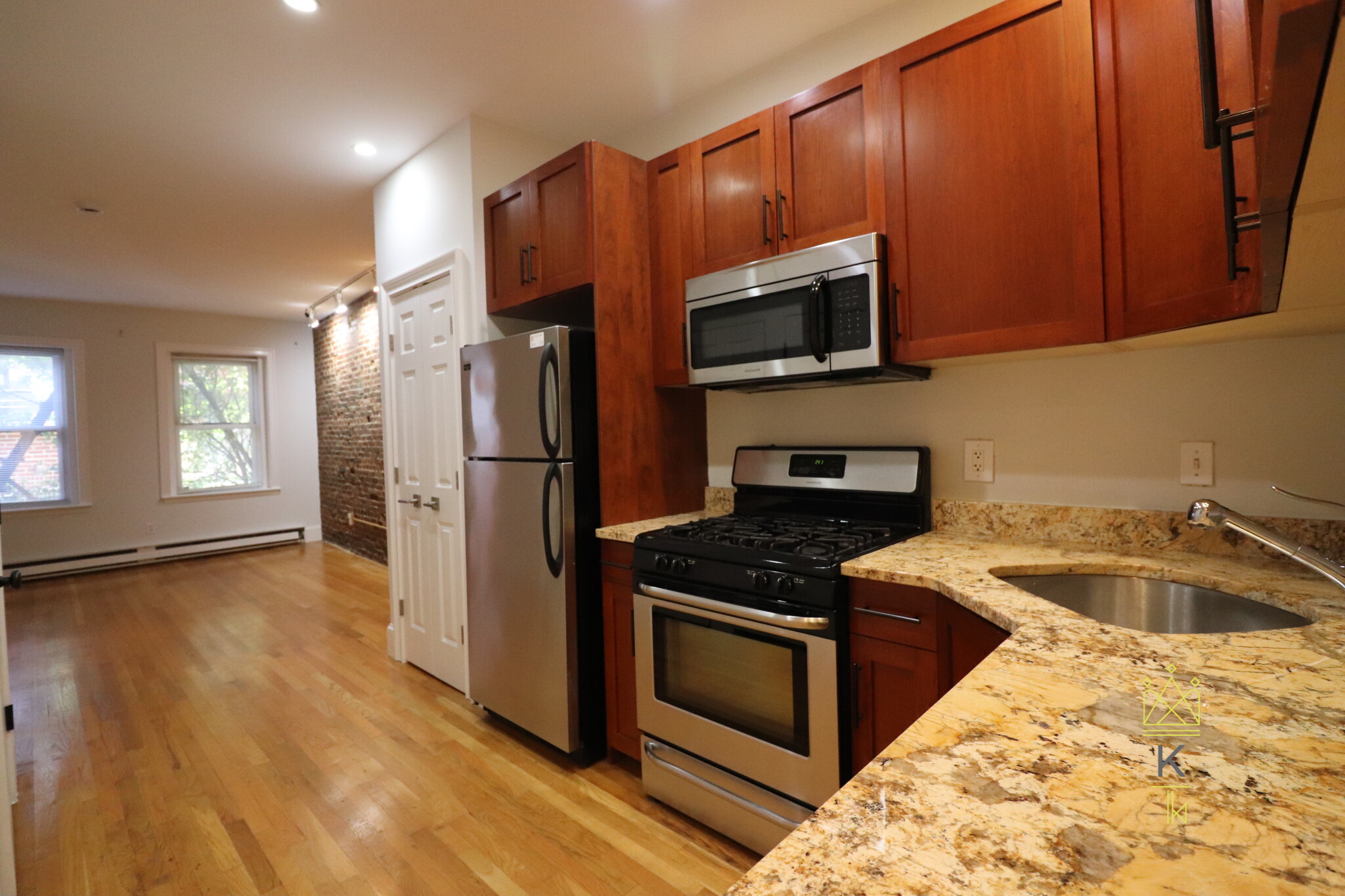 88 West Cedar St, Beacon Hill