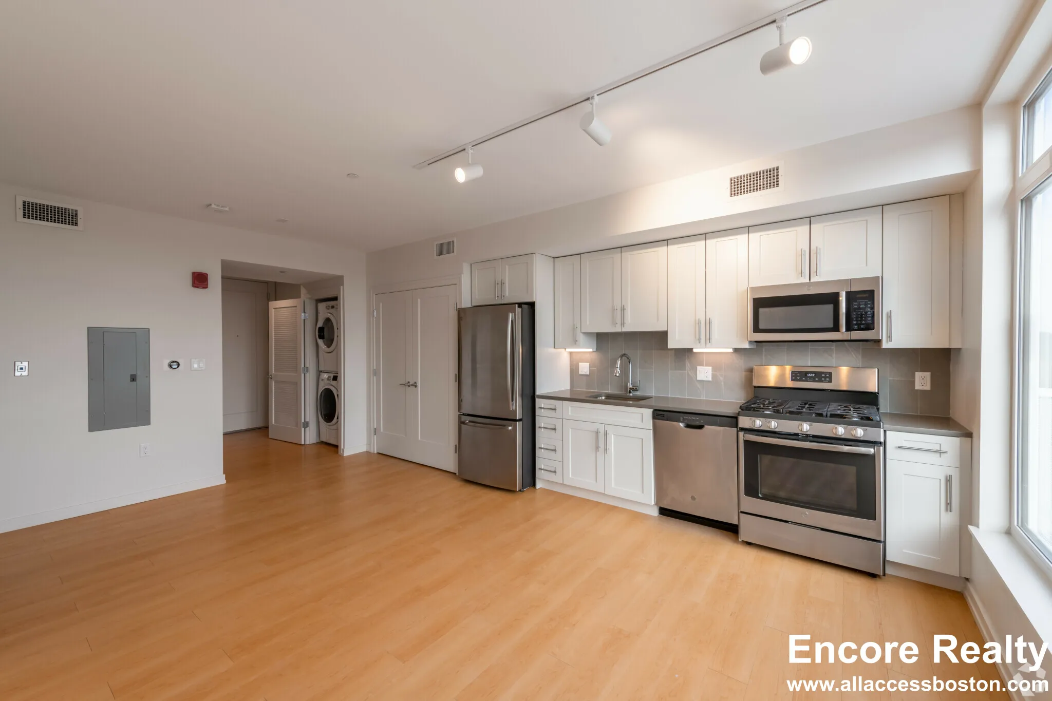 77 New St, Neighborhood Nine