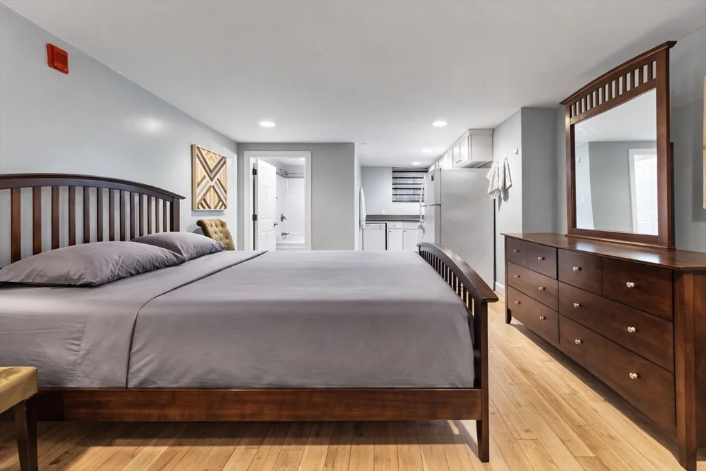 1170 Massachusetts Ave, Riverside