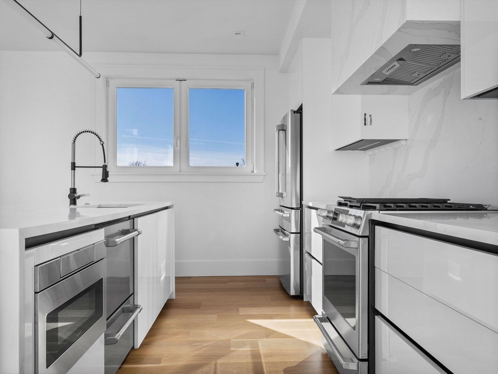 12 Deer St, Dorchester