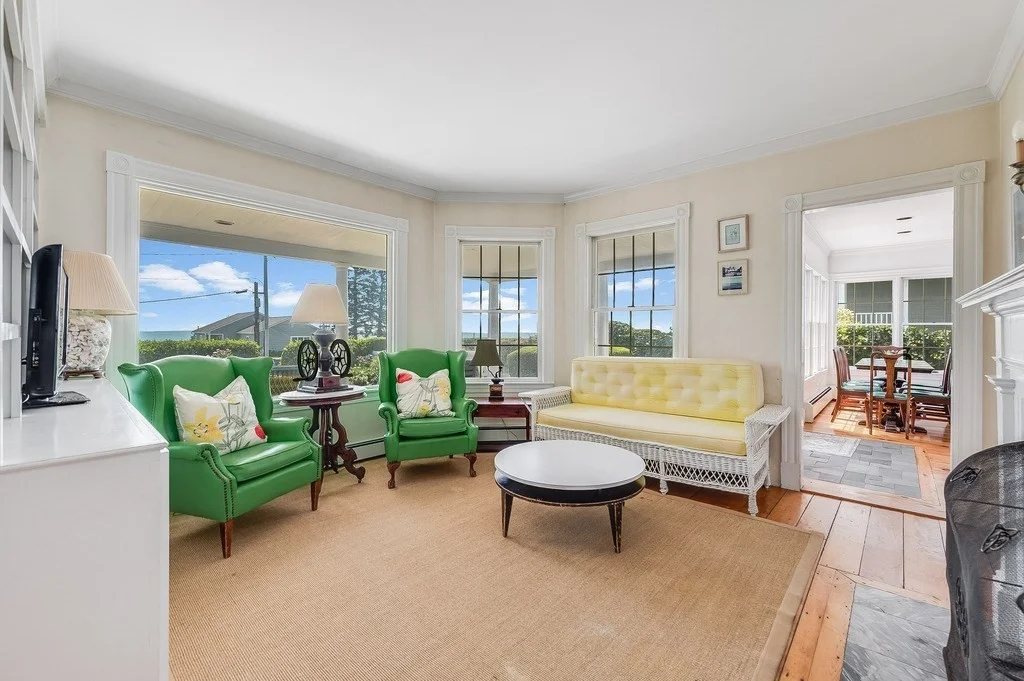 4 Spray Ave, Marblehead