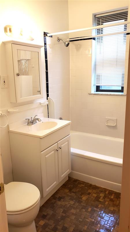 888 Massachusetts Ave, Riverside