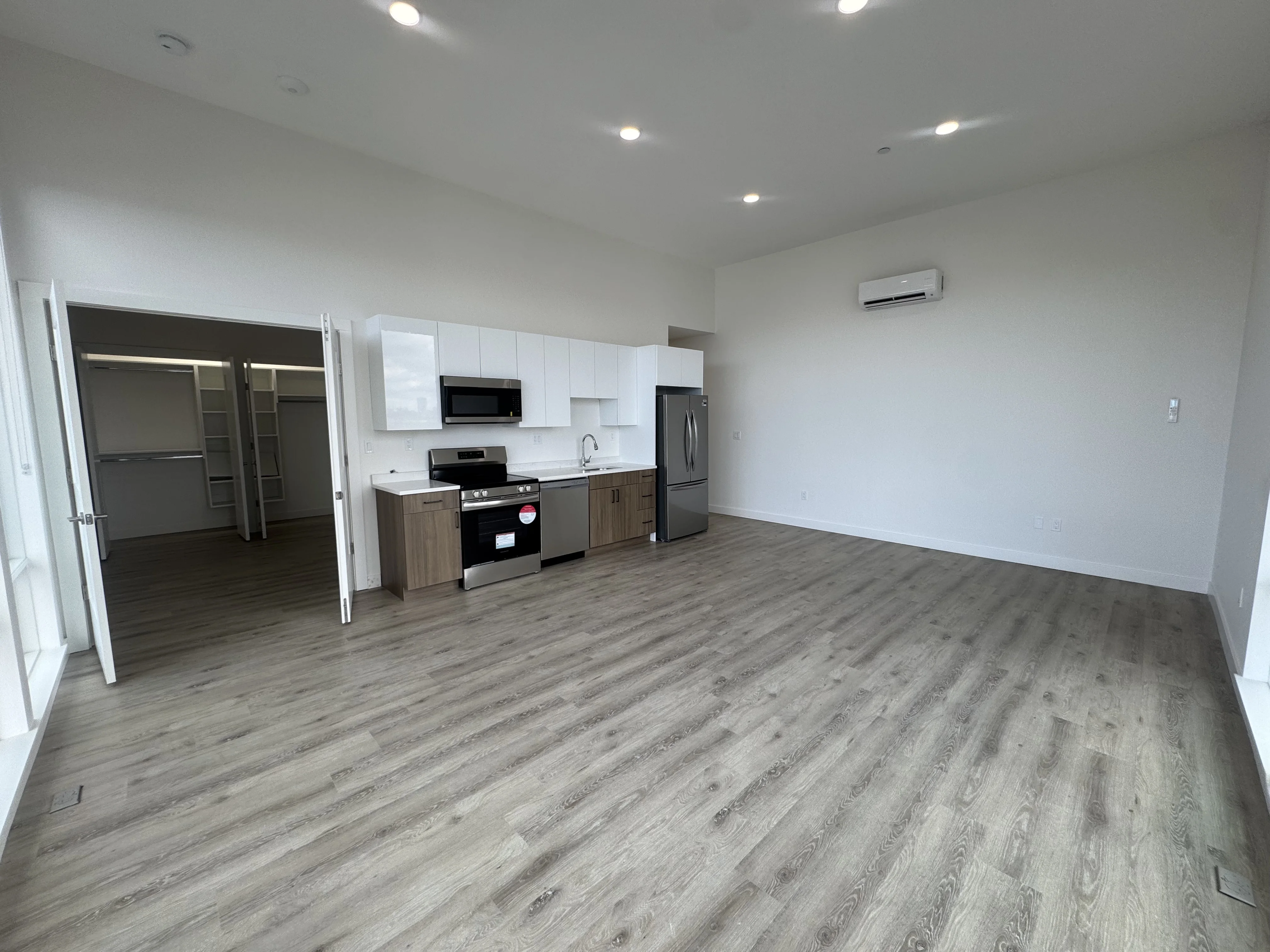 319 Broadway, Everett