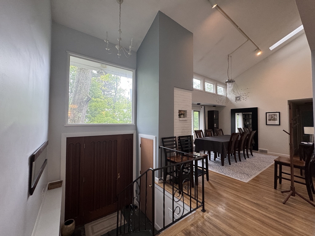 45 Dexter Rd, Newtonville