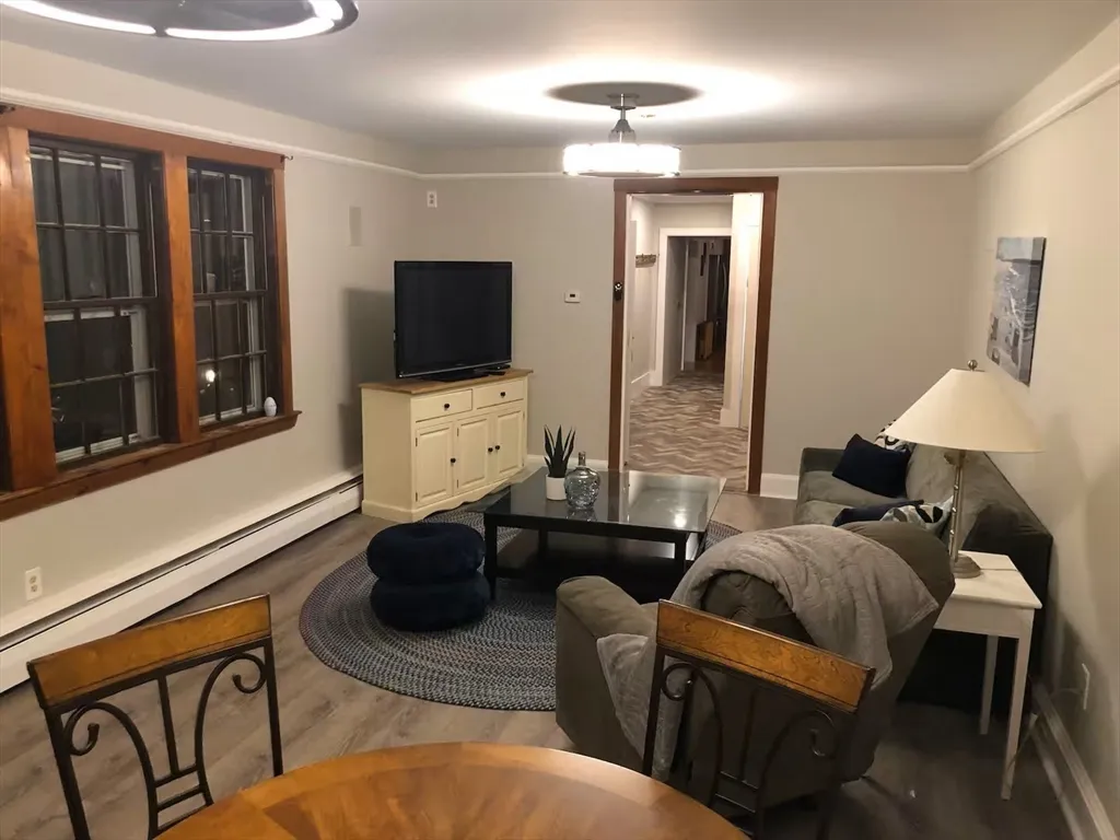 40 Russell St, Downtown