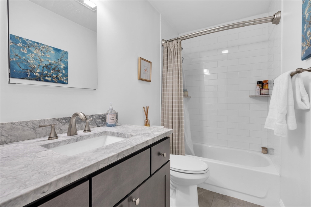 242 W 5th St, South Boston