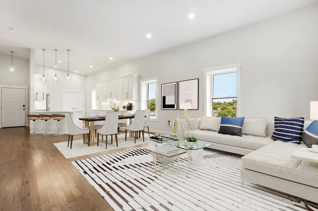 30 Main St, Tufts University