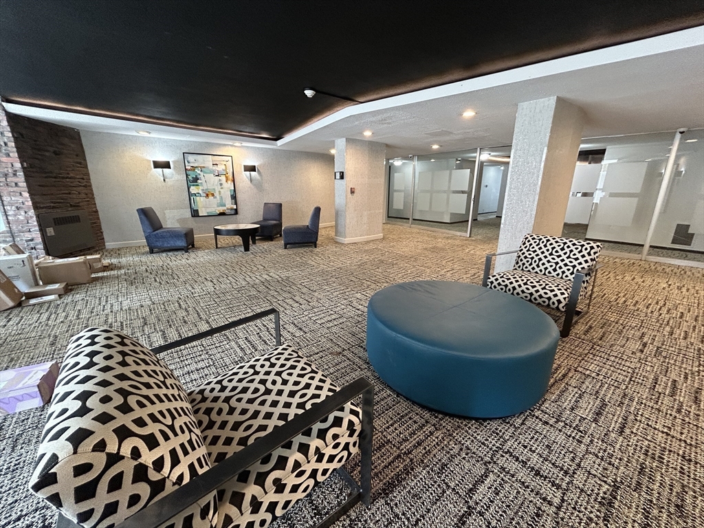 19 Winchester St, Coolidge Corner