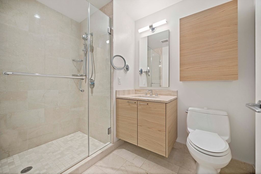 1 Franklin St, Midtown