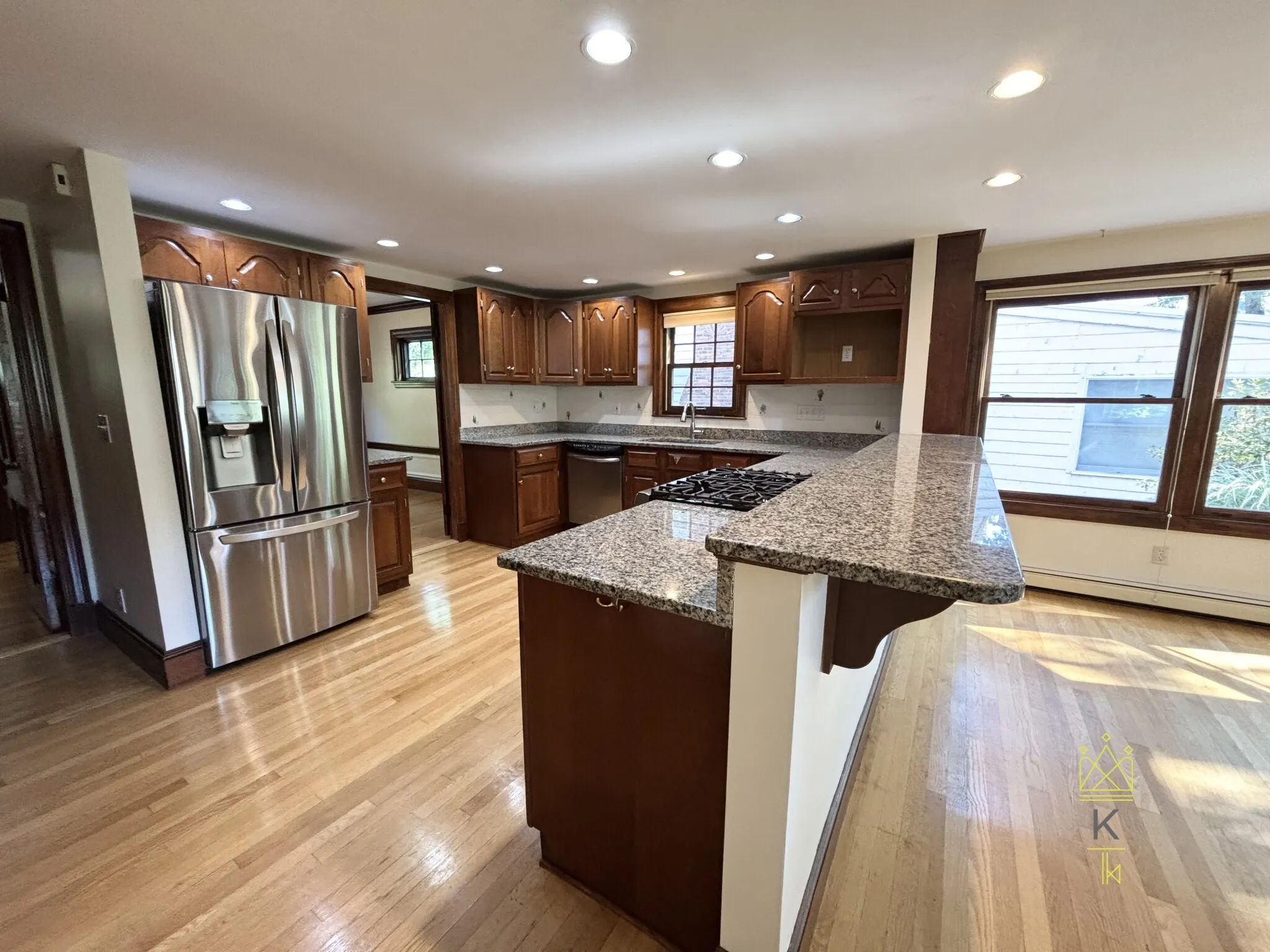 33 Clearwater Rd, Chestnut Hill