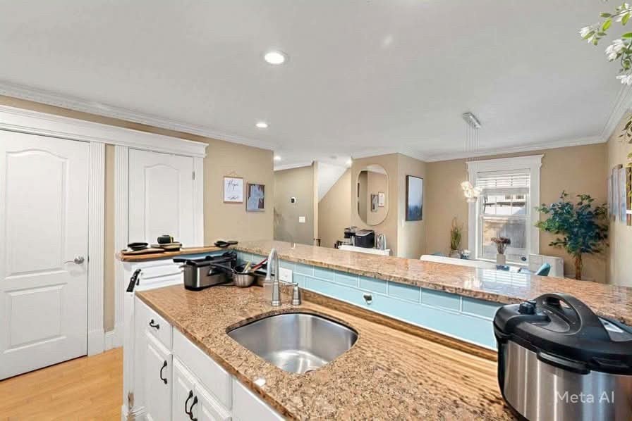 8 Mohawk St, South Boston