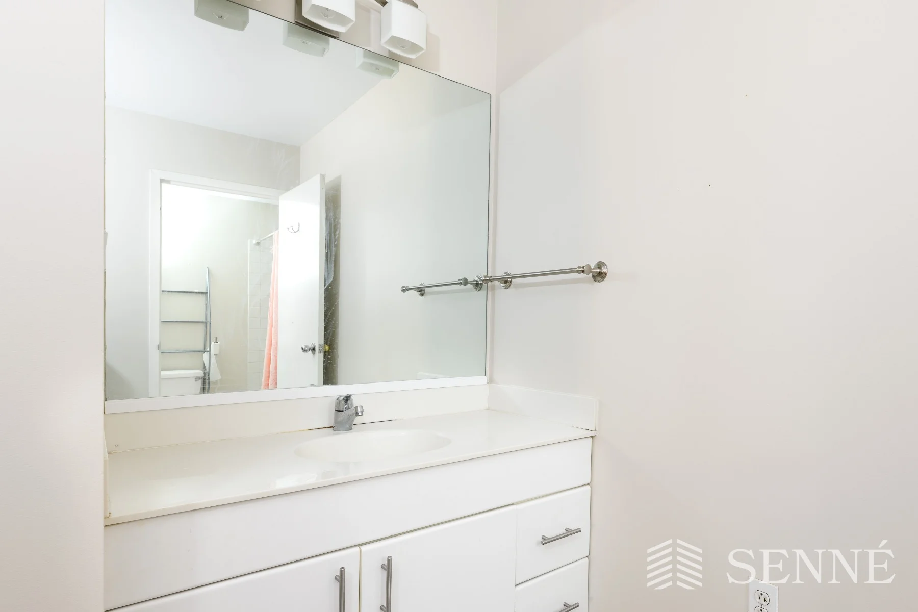 950 Massachusetts Ave, Harvard Square