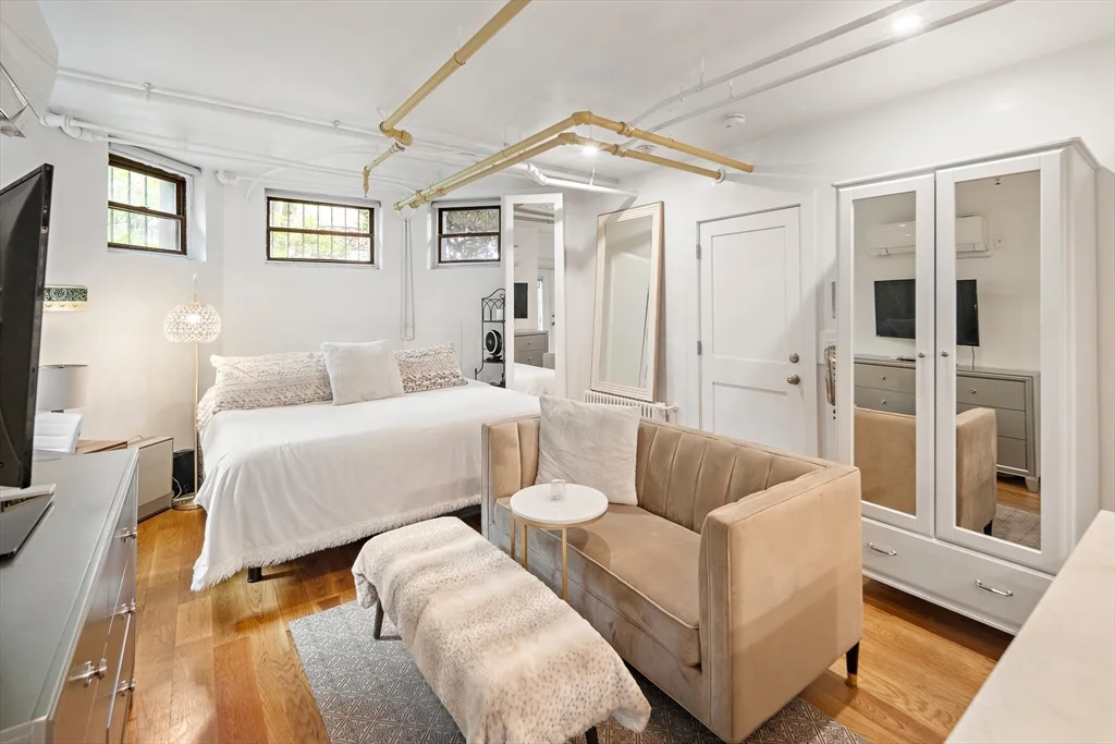 364 Marlborough St, Back Bay