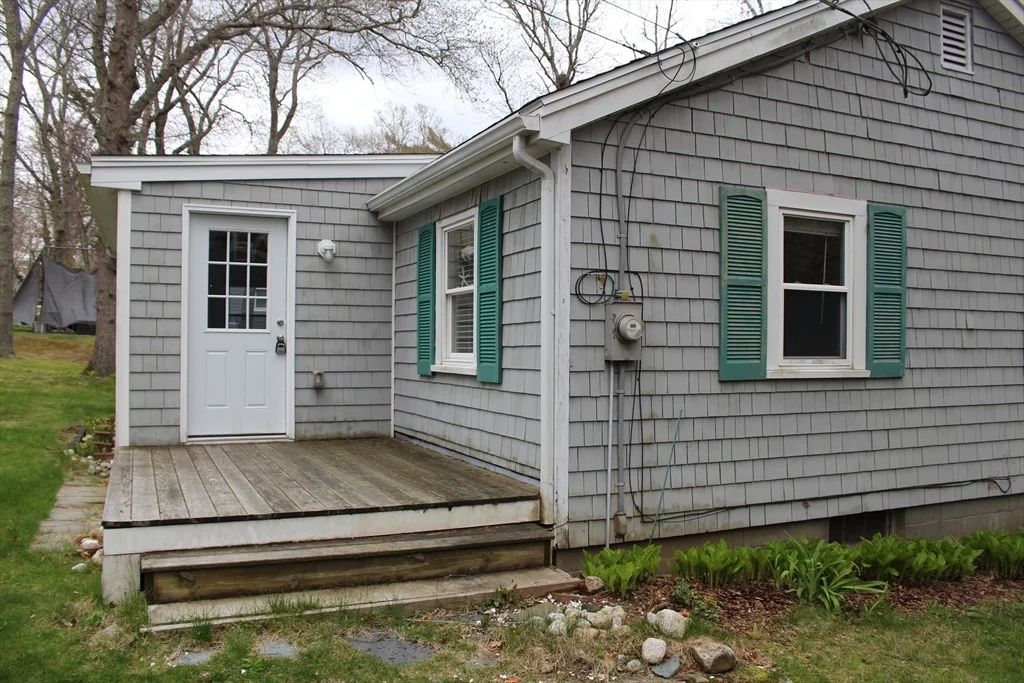 81 Winthrop Rd, Manomet